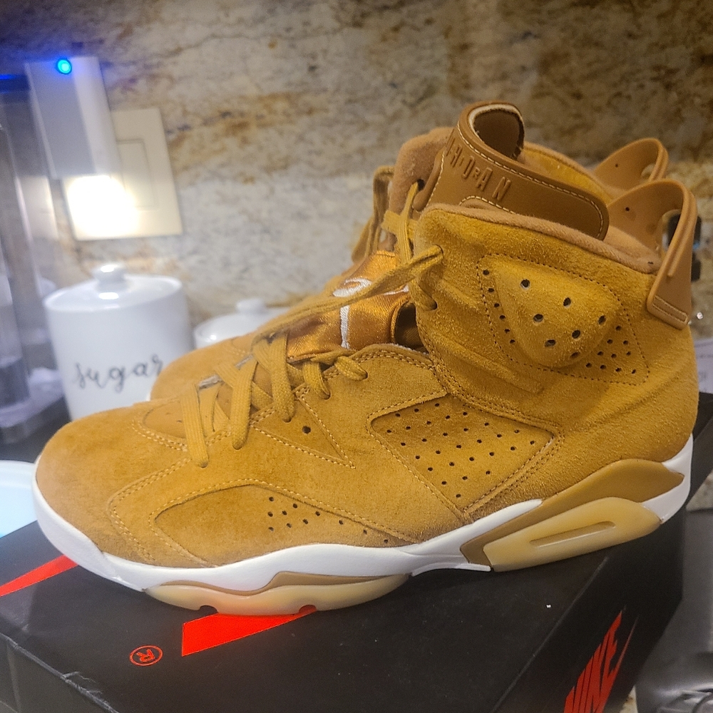 Jordan Retro 6 Wheat Size 10